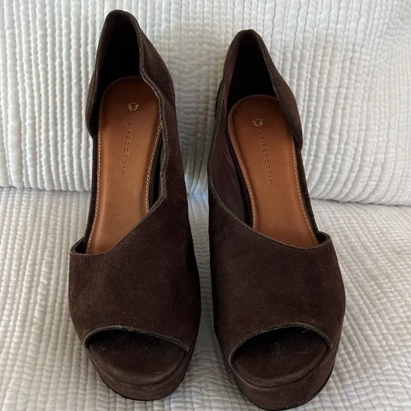 NWOT Anthropologie LEIFSDOTTIR Katrina Brown Suede Cut Out Platforms size 6.5 - Picture 3 of 8